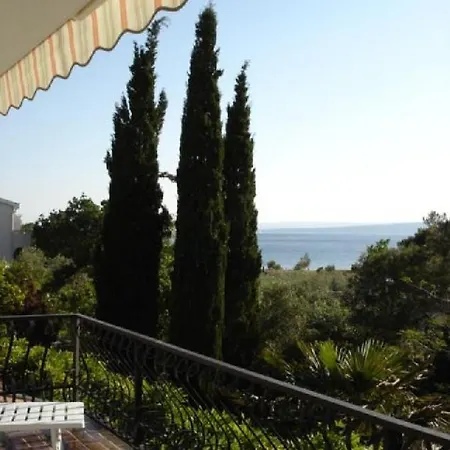 Apartment Beachfront 4526-1 *